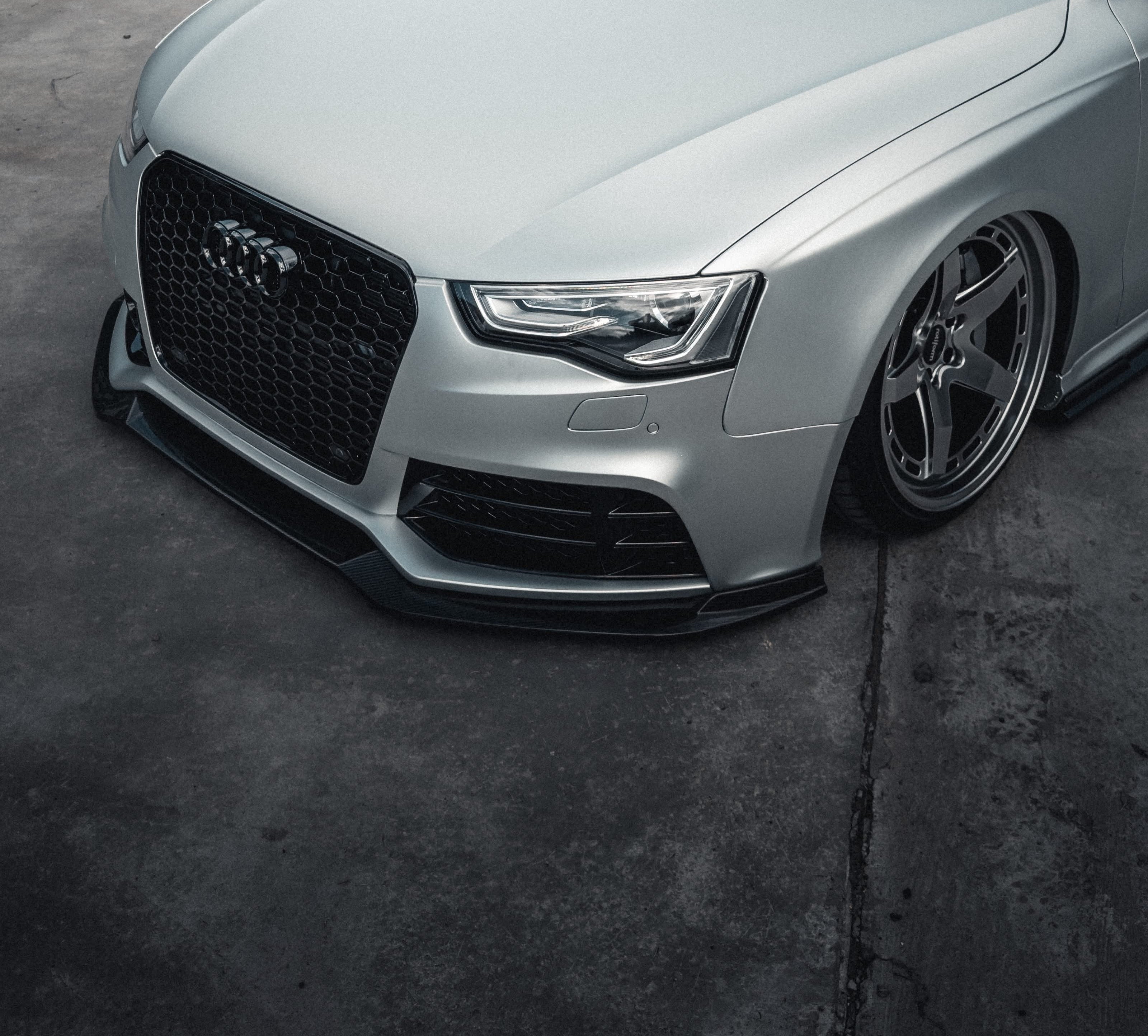 Removable Number Plate for Honeycomb Grilles: The Clean Fix for Audi S & RS, Golf GTI and Golf R